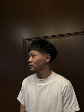 マチルダ(Matilda) 前髪ぱっつんテーパーフェード