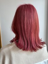 ヴァンカウンシル 一宮店(VAN COUNCIL)&nbsp;視線を集める鮮やかな彩度。肌がきれいに見えるベリーピンク