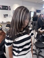 キング 心斎橋店(K!ng)&nbsp;ハイライトカラーミルクティーベージュレイヤーカット