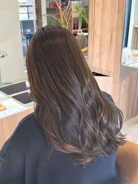 オリ 仙台(Oli) 着物ヘア/ダークアッシュ/ミディアムレイヤーカット