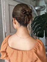 ホテリー(Hotely) 【yukina】タイトでモードなヘアセット
