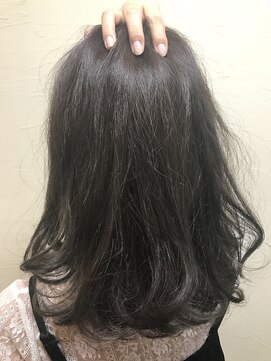 アンフィドットドゥルドゥ(AnFye.dueldo) 【AnFye.dueldo】セミディ × ダークアッシュカラー