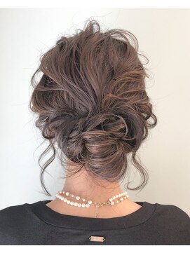 アクシス ナゴヤ(AXIS NAGOYA) ヘアアレンジ◆加藤えみか