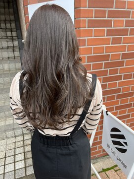 イイナヘアガレージ(117) 【117hairgarage】大人グレージュ_艶髪セミロング