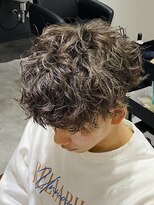 クオル 立川(QOL)&nbsp;スペインカール／波巻きパーマ／ツイストスパイラル／眉毛