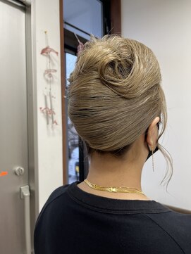 髪ストーリー美容室 アップスタイル