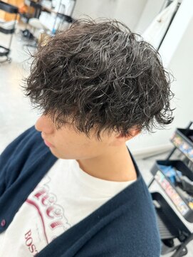 フゥ 宇都宮(FeU) 波巻きパーマツイストスパイラルパーマメンズマッシュパーマ