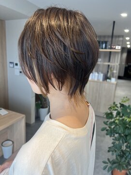 カナリーバイマカロア(CANARY by Makaloa) ショートウルフ、インナーカラー　　20代30代40代