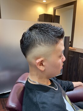 ヘアクリニックカルム 日暮里(Hair Clinic Calme) アイロンパーマフェード<理容室>[日暮里/メンズ/床屋]