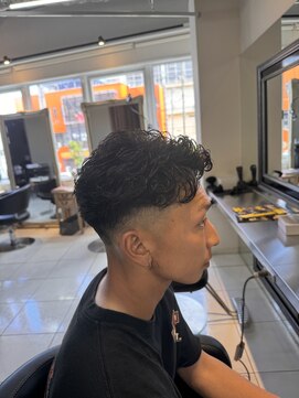 アイズ 海老名(AIZU) 極道パーマ ラルフカール ニュアンスパーマ フェザーパーマ