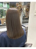 オリーブベージュ