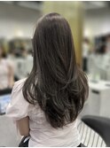 オリーブグレージュ レイヤーカット 韓国ヘア 顔周りレイヤー