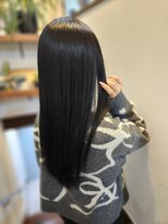 サーティーン(THIRTEEN) 暗髪ダークトーンでも透明感◎HUEMiraiカラー《20代30代》