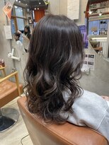 コージー(Kozy)&nbsp;ミディアムハイレイヤー/くびれ巻き/透明感/くすみカラー