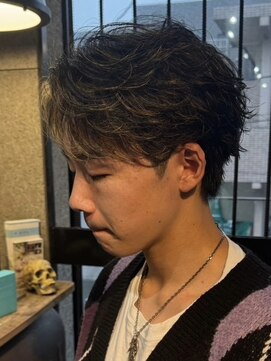 リット バイ フィフス 鹿児島中央駅店(Lit. by fifth) フェザーパーマツイストスパイラルパーマ刈り上げセンターパート