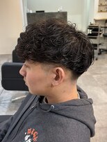 ヒュイル バイ ニアウ(Hwyl by Niau)&nbsp;MEN’S HAIR/海外風スタイル/刈り上げスペインカール/伊勢崎