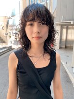 ググシーカ(GuGu SiiKA)&nbsp;ウルフレイヤー　ウルフパーマ　パーマヘア　ミディアムパーマ