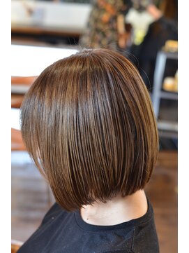 ピースリーヘア バイ カーサ(peathree.hair by CASA) ミニボブ　×　切りっぱなし