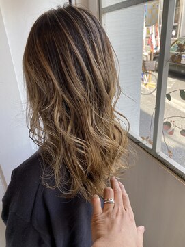 ヘアーエポック(hair epoque) ミルクティーグレージュ & 無造作外国人風ひし形シルエット☆2