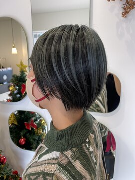 クオレア(CUOREA) 丸みショート×アンブレラカラー