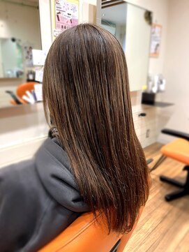 エミュ(emu) ダメージ補修もできる髪質改善ストレート