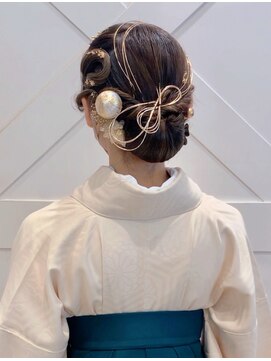 ハウス(HAUS.) シニヨンスタイル