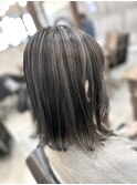 ミディアムヘア×コントラストハイライト