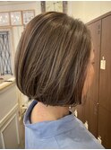 白髪が目立たないハイライトスタイル