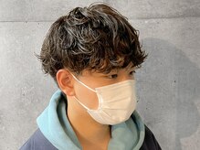 再現性の高いツイストスパイラルや波巻きパーマが人気◎