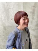 マッシュショートを赤系カラーで