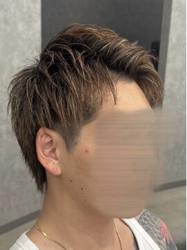 フイ 新宿3丁目(Hui) フェザーパーマ/グレーブルーカラー／刈り上げショートパンク