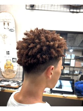 カイ(X) テーパーフェード スパイキーアフロ