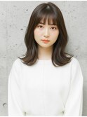 厚めバング/くびれるレイヤーカット