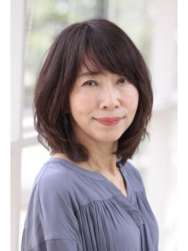 ミスエッセンス(MISS ESSENCE) 短すぎない大人艶髪ミディアム/ミスエッセンス竹下