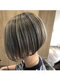 ハイトーン内巻きボブ