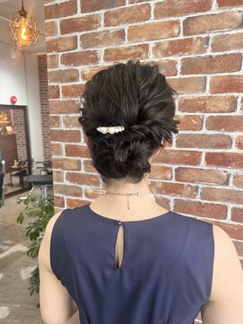 ヴィップルーム(viproom) ヘアセットヘアアレンジパーティ結婚式2次会ダウンアレンジ