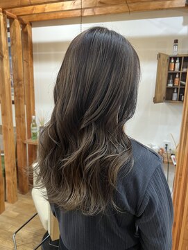 ルイ(ROUIS produced by LUCK 津田沼) ベージュカラーハイライト