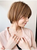 20代30代大人可愛い小顔ショートボブ前下がりショートハイライト