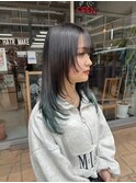 レイヤーカット　インナーカラーグリーン
