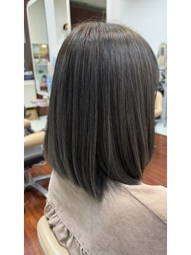 ラディシュ さがみ野(RADISH) 20代30代大人可愛いアッシュベージュくびれボブ耳掛け透明感