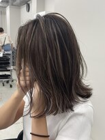 リリット(ReLit)&nbsp;ハイライトカラーグレージュベージュレイヤーカットボブ髪質改善