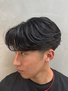 エムクール(M,cooL) 毛流れセンターパート/アクティブショート/ナチュラルショート