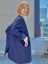 コール(corr.) 綺麗な空と綺麗なハイトーンボブ
