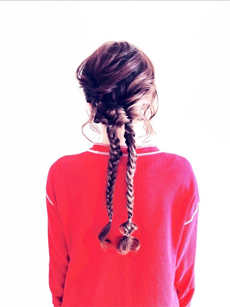 おさげ髪 言語学的にマニアックな髪型のプロンプト(Pigtail Braids