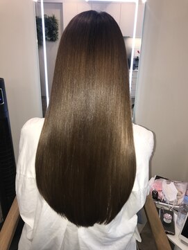アールサロン アオヤマ(Rr SALON AOYAMA) サファイヤミネコラカラー before afterあり