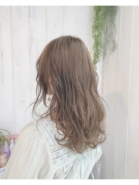 ネクストハラジュク(NEXT HARAJUKU) ミルクティーベージュ[原宿/表参道/明治神宮前/前髪/学割U24]