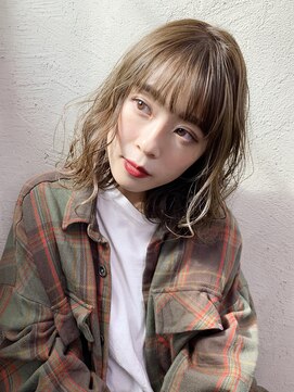 アイティー バイ アルバム 浦和店(IT by ALBUM) ナチュラルロブ_ハイライトカラーオリーブカラー_36571