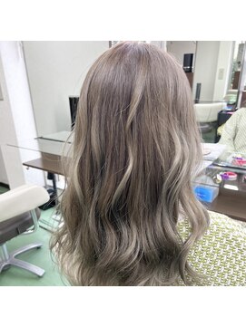 ゼロ(Zero) 大人可愛い20代30代40代小顔ミルクティーベージュ