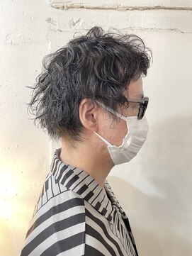 カゼ ダイカンヤマ Kaze DAIKANYAMA 大人メンズのロールウェーブボブ