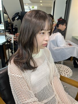 トレス(TRESS) レイヤーミディアム　オリーブグレージュ　大人ボブ